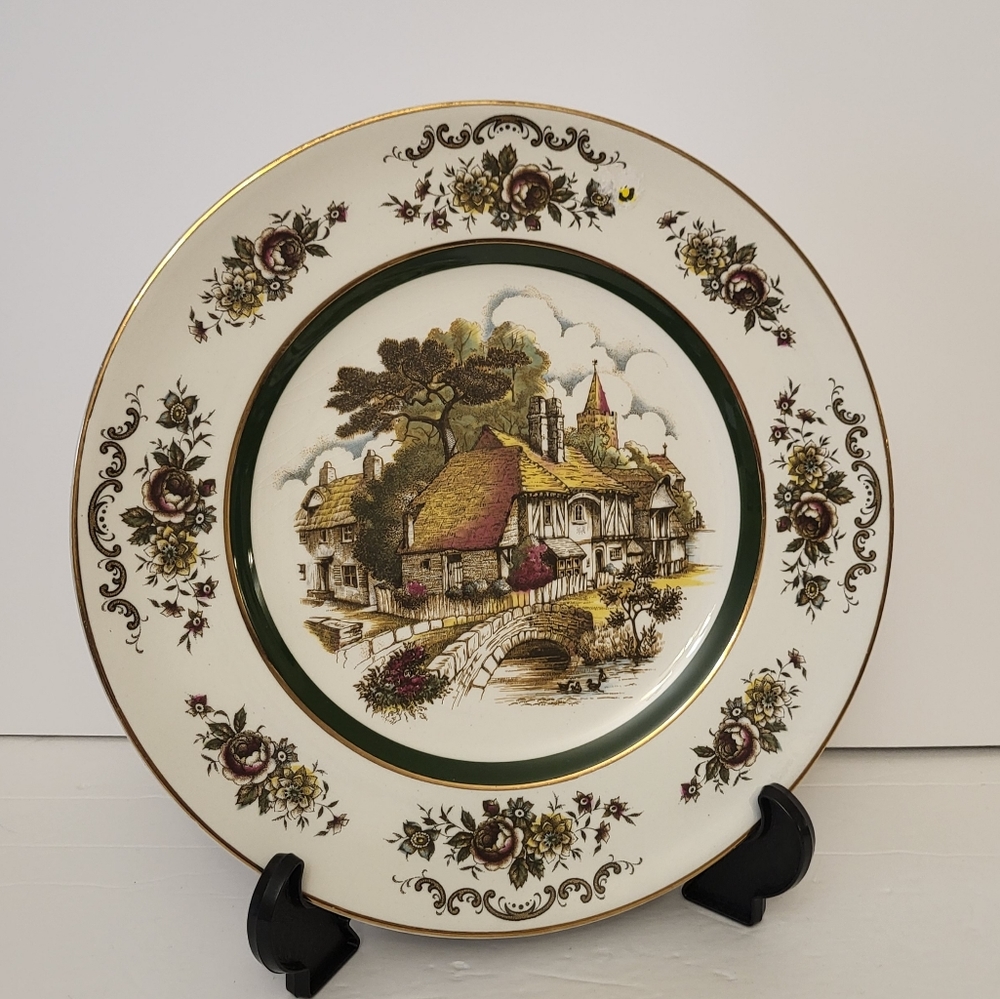 Porcelain plats vintage wood and sons